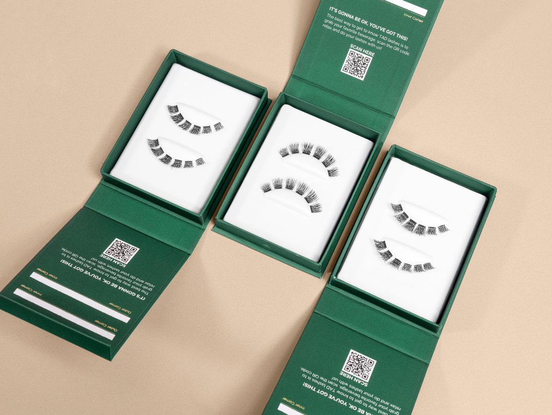 Cluster Lashes vs Strip Lashes