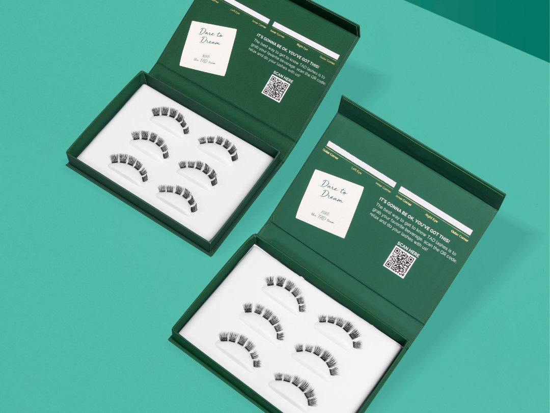 What Are Lash Clusters Made Of?