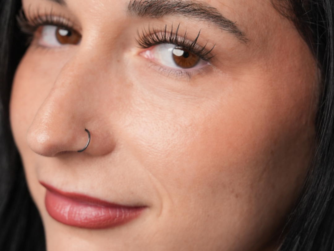 Why Do My Lash Clusters Hurt?